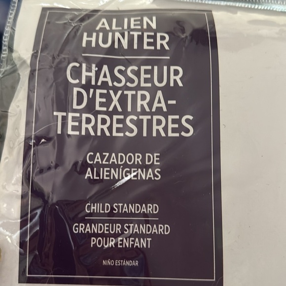 Alien Hunter Kids Themed Halloween Costume - Black With Green Alien Size 8-10 - Picture 2 of 7